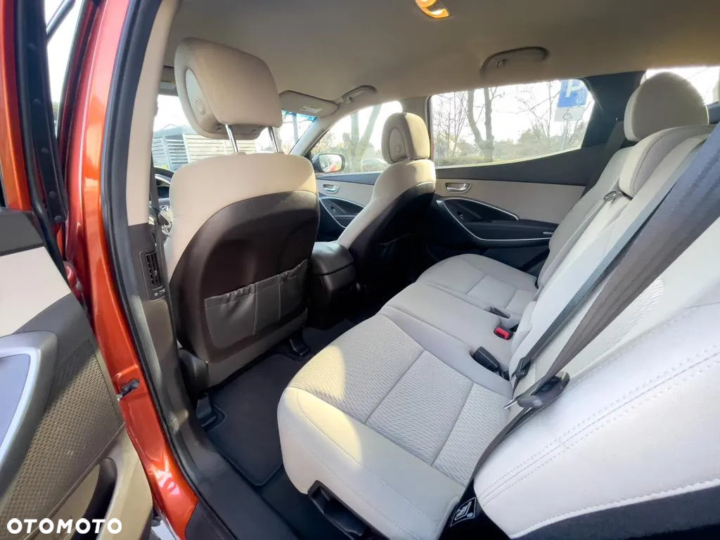 Hyundai Santa Fe 2.4 Sport Utility - 24
