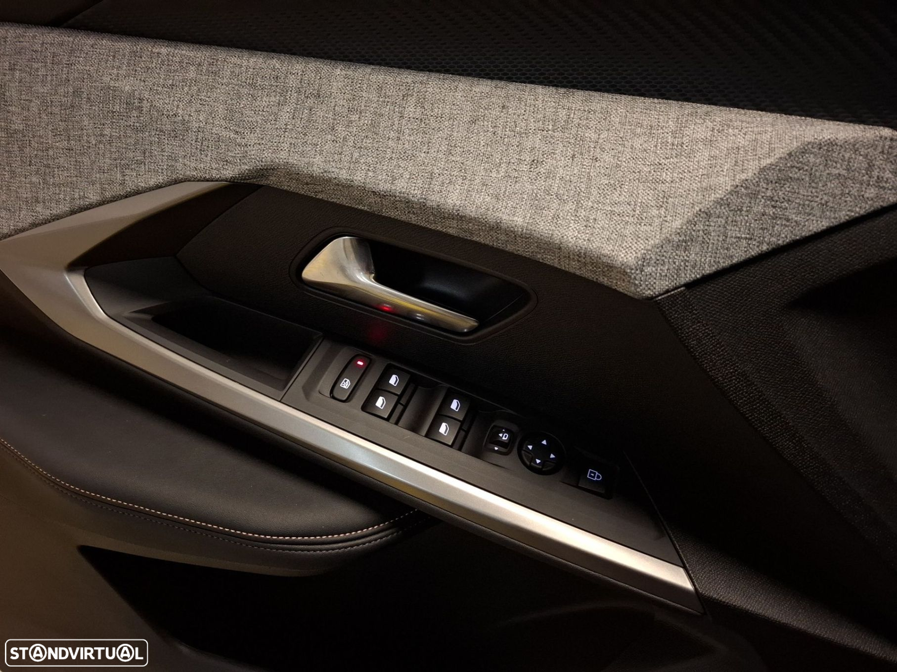 Peugeot 3008 1.2 Hybrid Allure e-DCS6 - 22