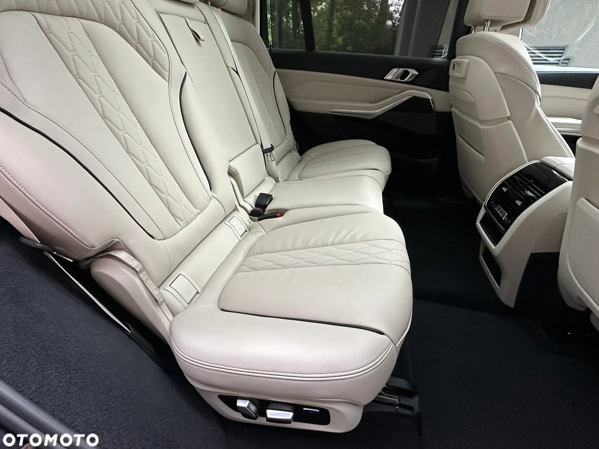 BMW X7 xDrive40i - 26