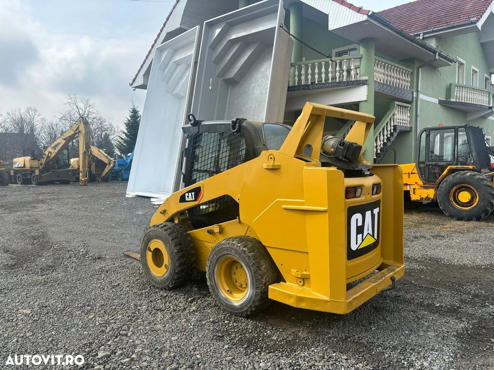 Caterpillar 246C - 8