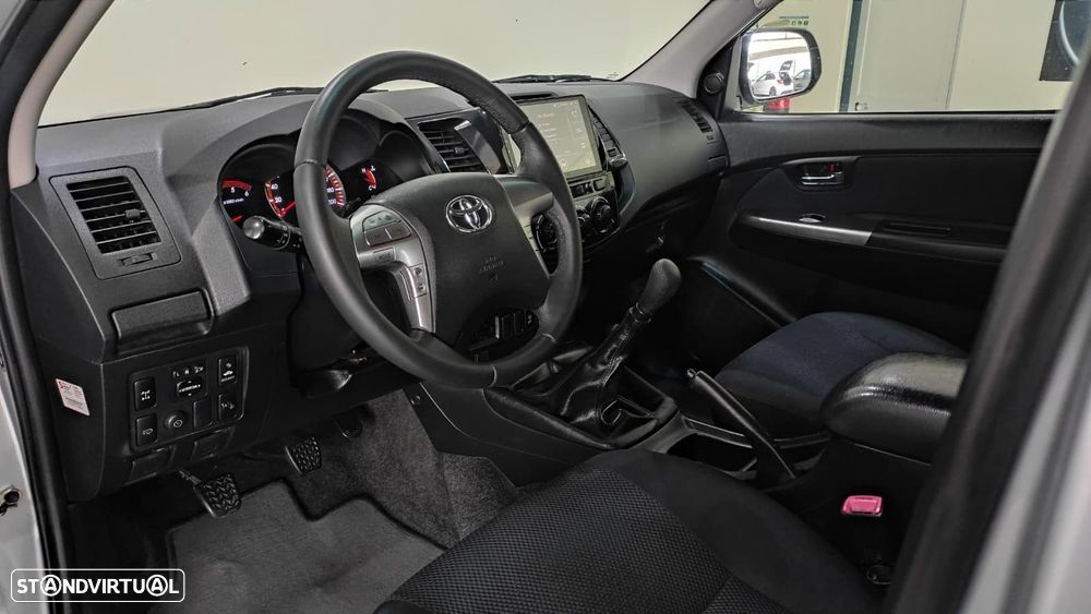 Toyota Hilux 2.5 D-4D 4WD CD T+Nav+PM - 16