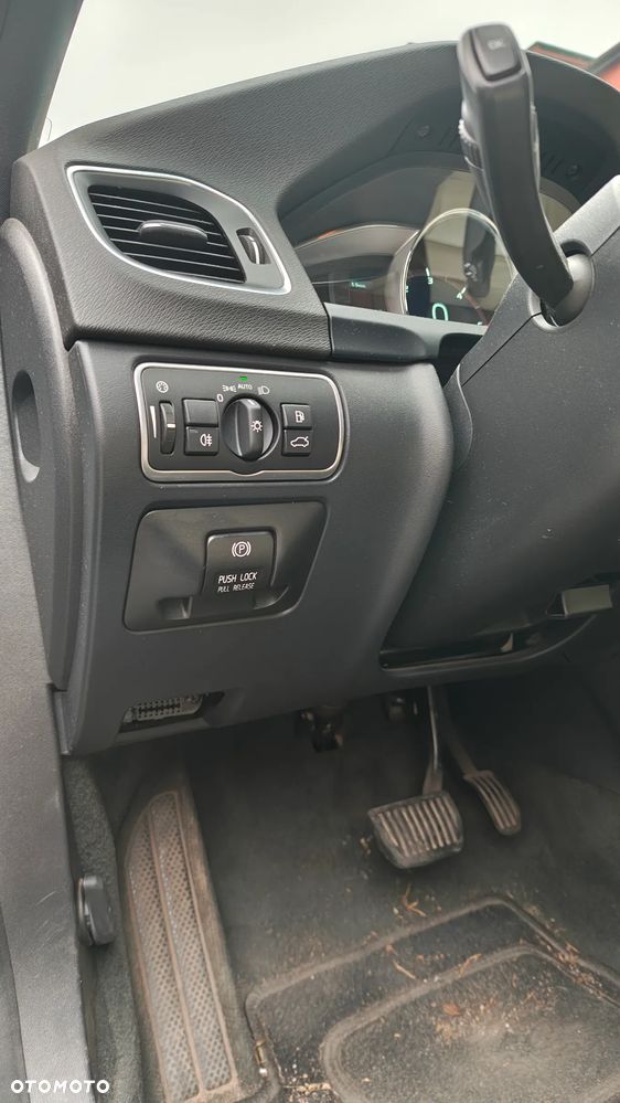 Volvo V60 D6 AWD Plug-in Hybrid Summum - 31