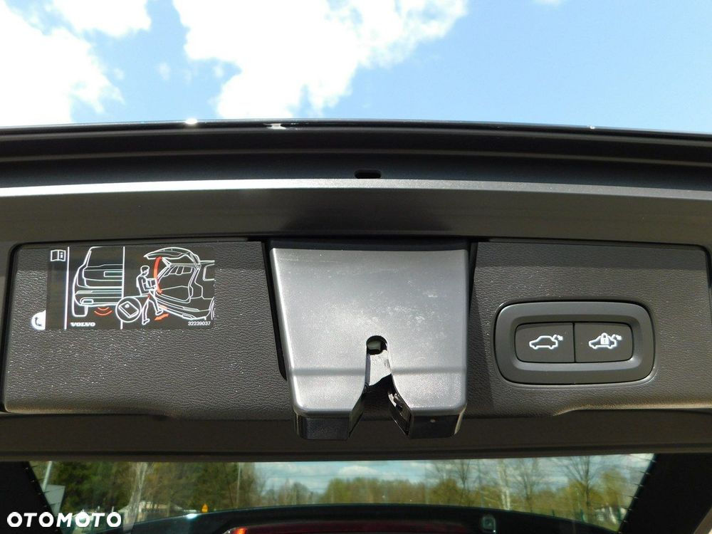 Volvo XC 60 - 25