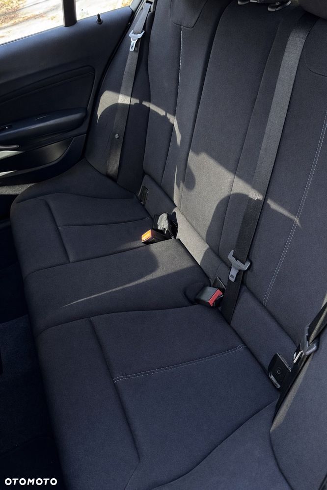 BMW Seria 1 118d Sport Line - 12