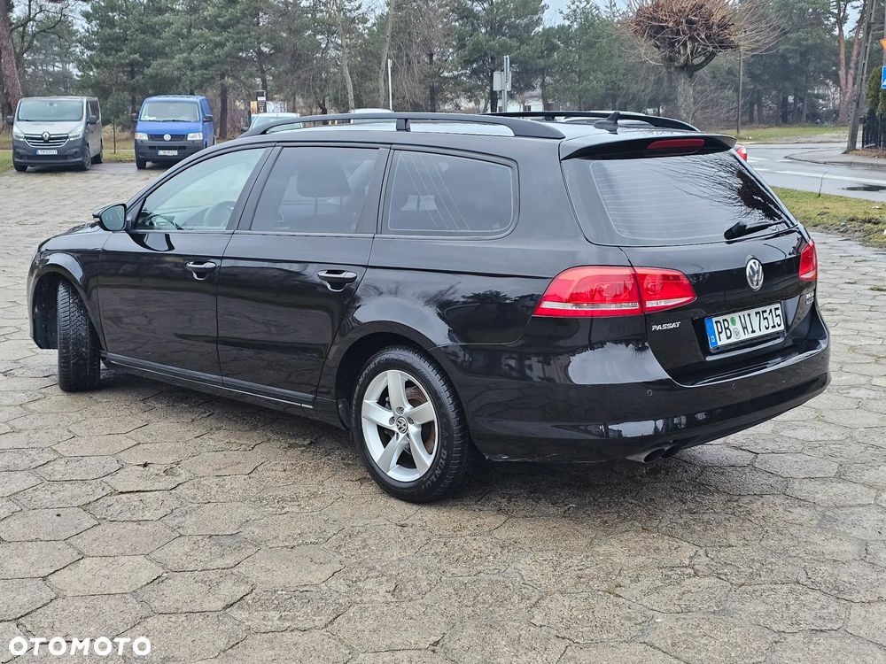 Volkswagen Passat 2.0 TDI DPF BlueMotion Technology Comfortline - 20