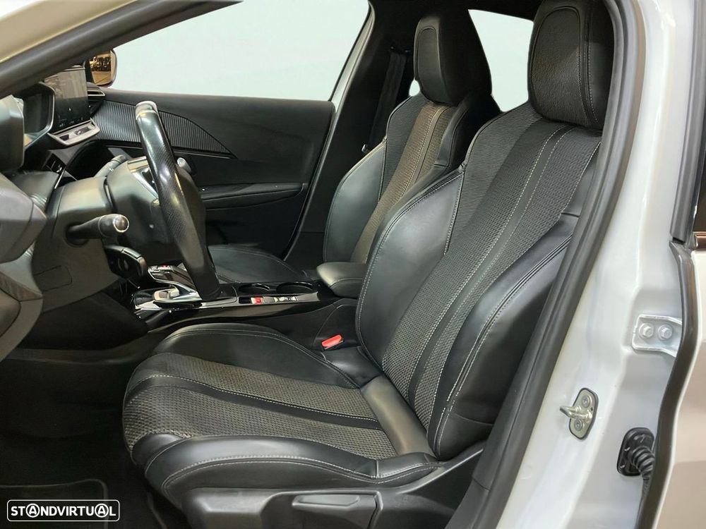 Peugeot e-208 50 kWh GT - 18