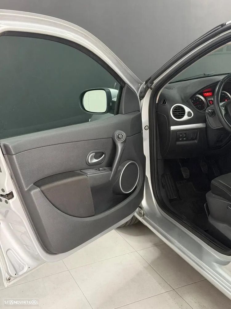 Renault Clio 1.2 16V Dynamique - 10