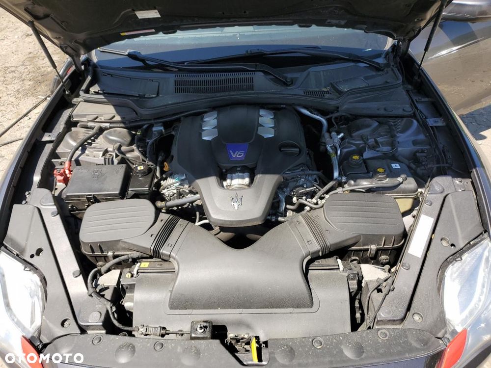 Maserati Quattroporte - 10