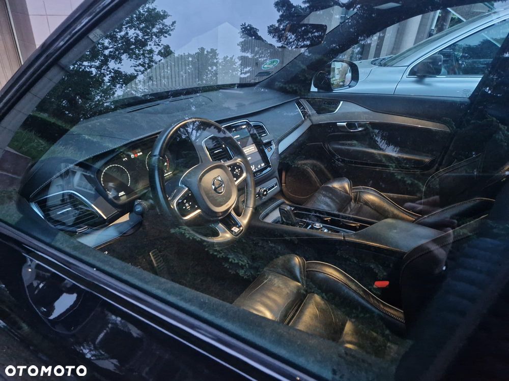 Volvo XC 90 D5 AWD R-Design 7os - 32