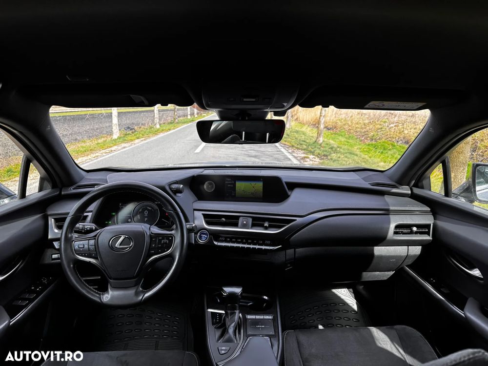 Lexus UX - 23