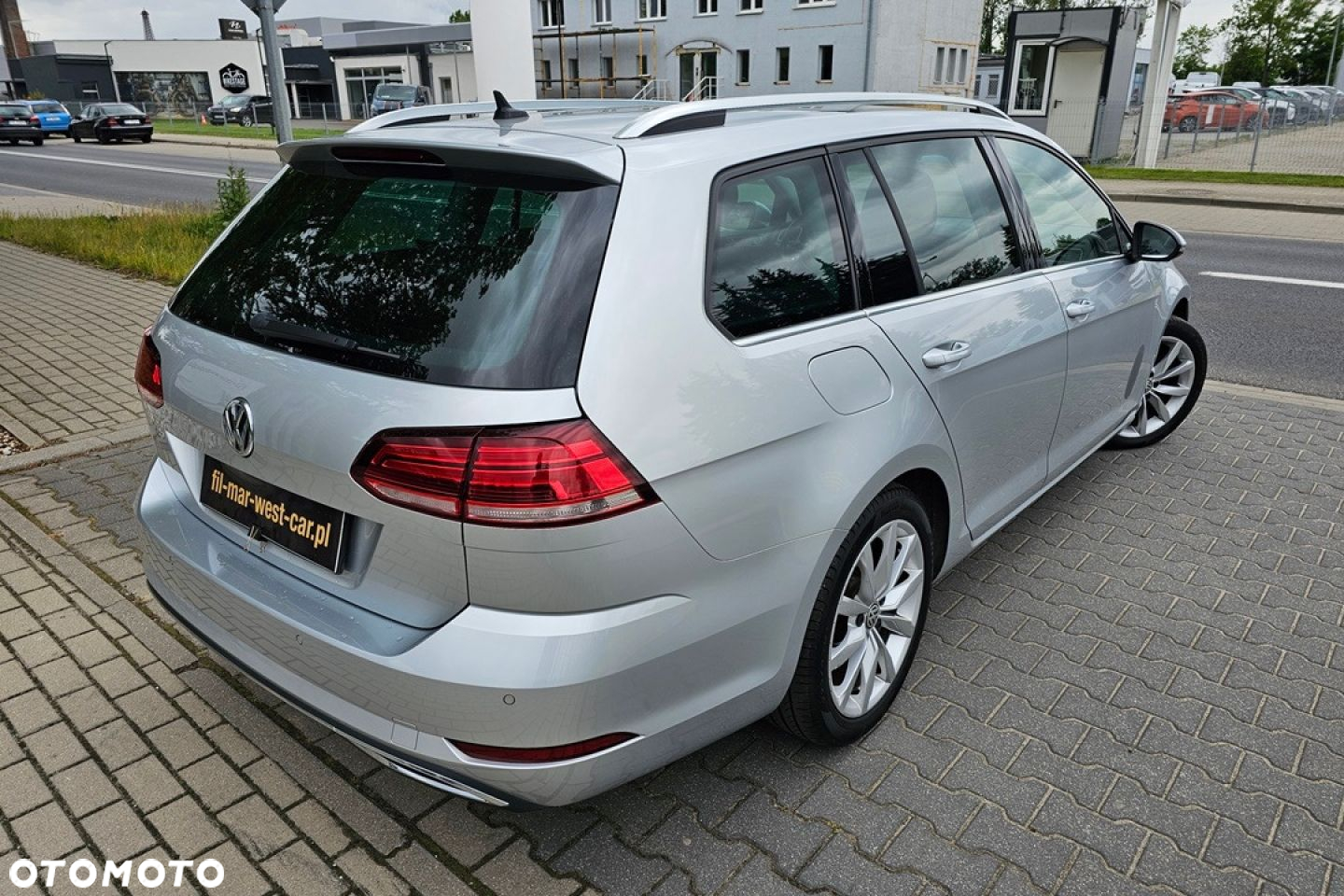 Volkswagen Golf - 6