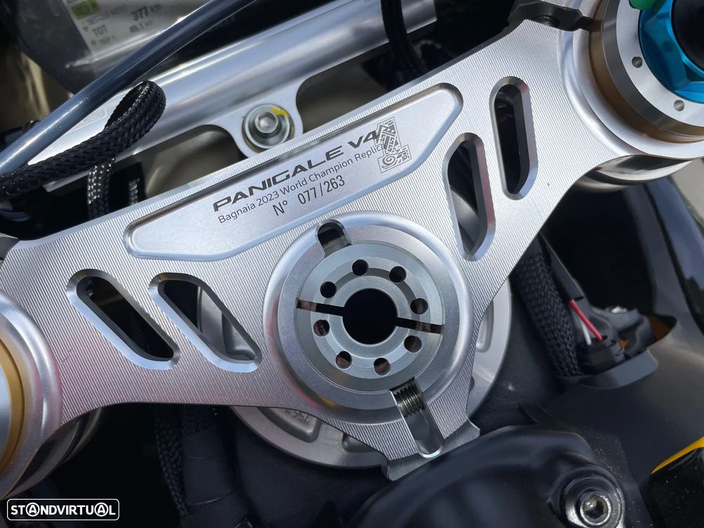 Ducati Panigale V4 Bagnaia 2023 World Champion Replica - 11