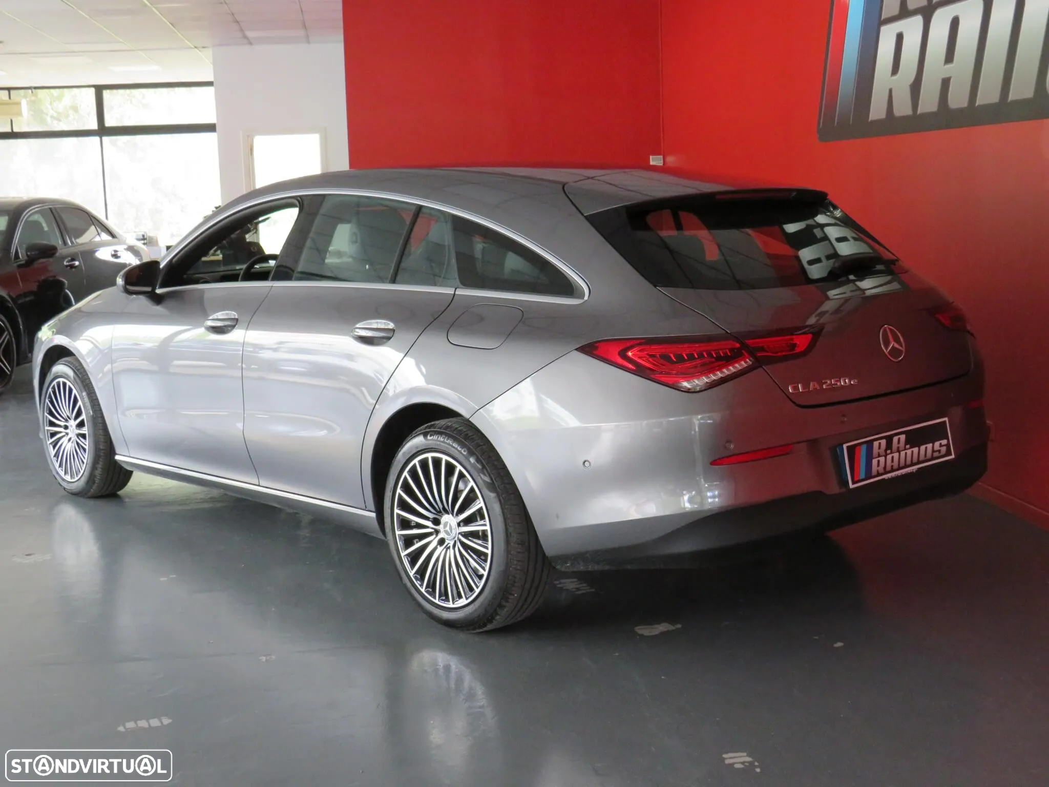 Mercedes-Benz CLA 250 e Shooting Brake Style Plus - 8