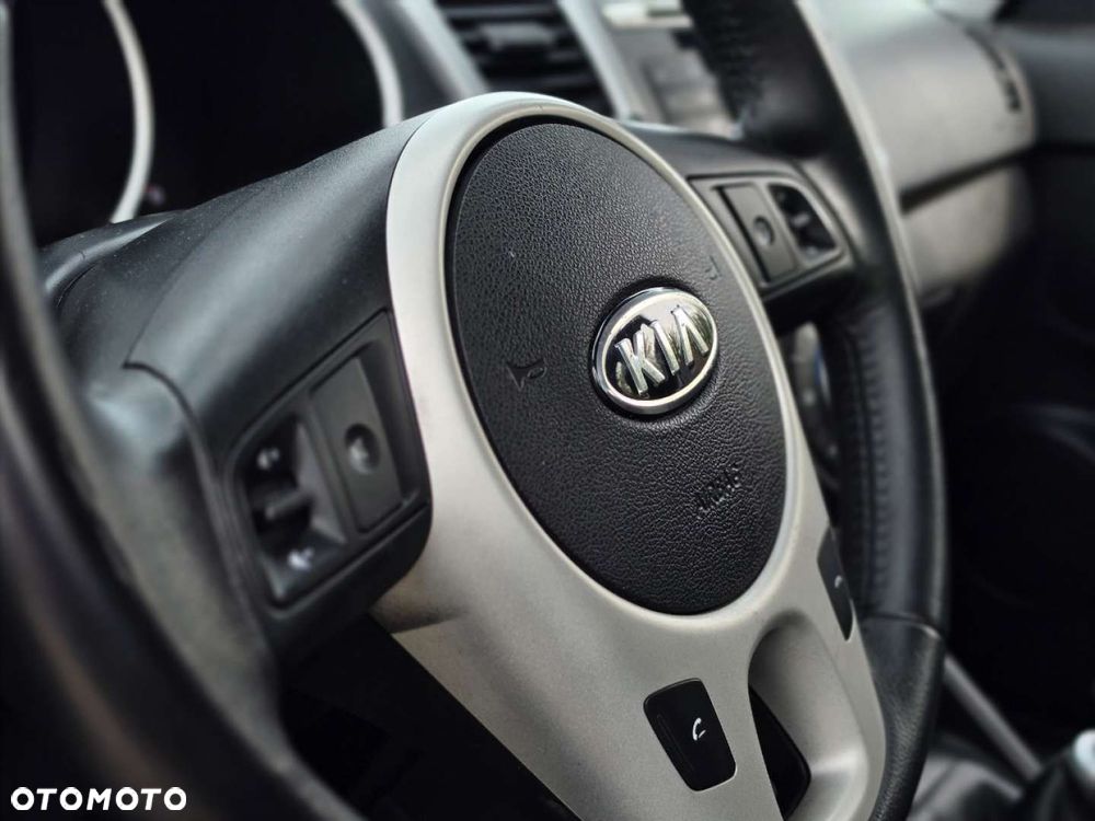 Kia Venga - 22