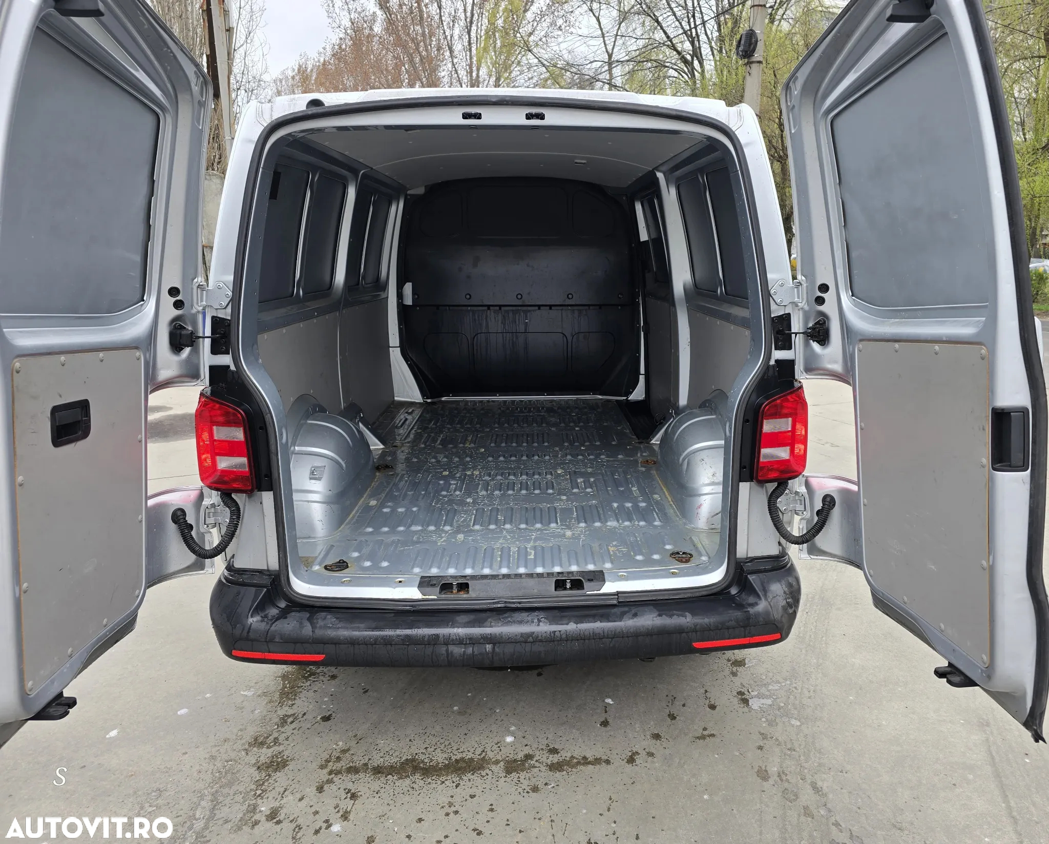 Volkswagen Transporter Kombi T6 2.0 TDI 75 kW LR - 6