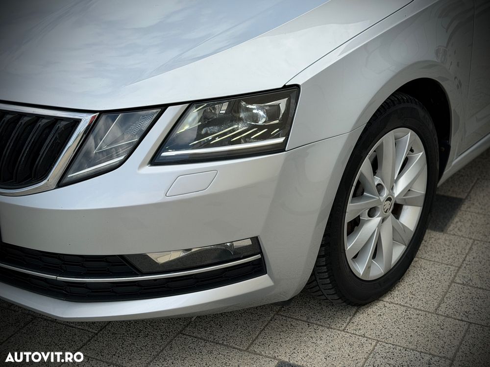 Skoda Octavia 1.6 TDI DSG Ambition - 13