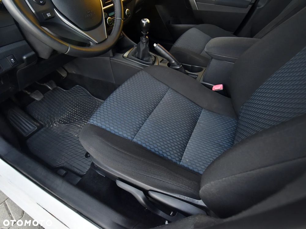 Toyota Auris 1.4 D-4D Active - 26
