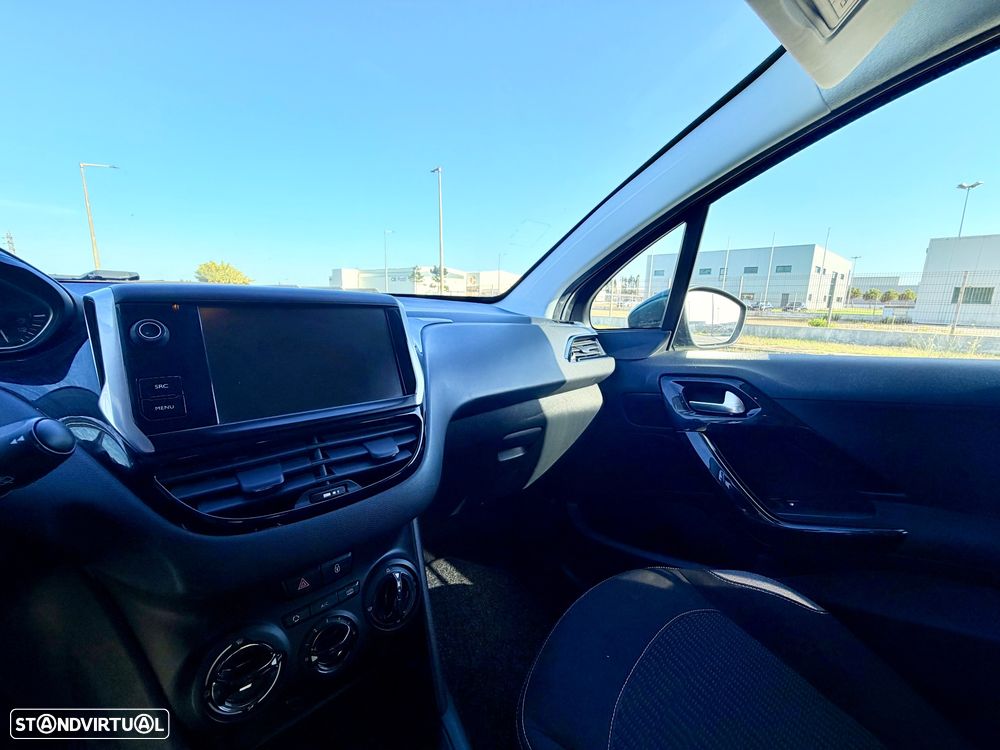Peugeot 208 1.2 PureTech Style - 15