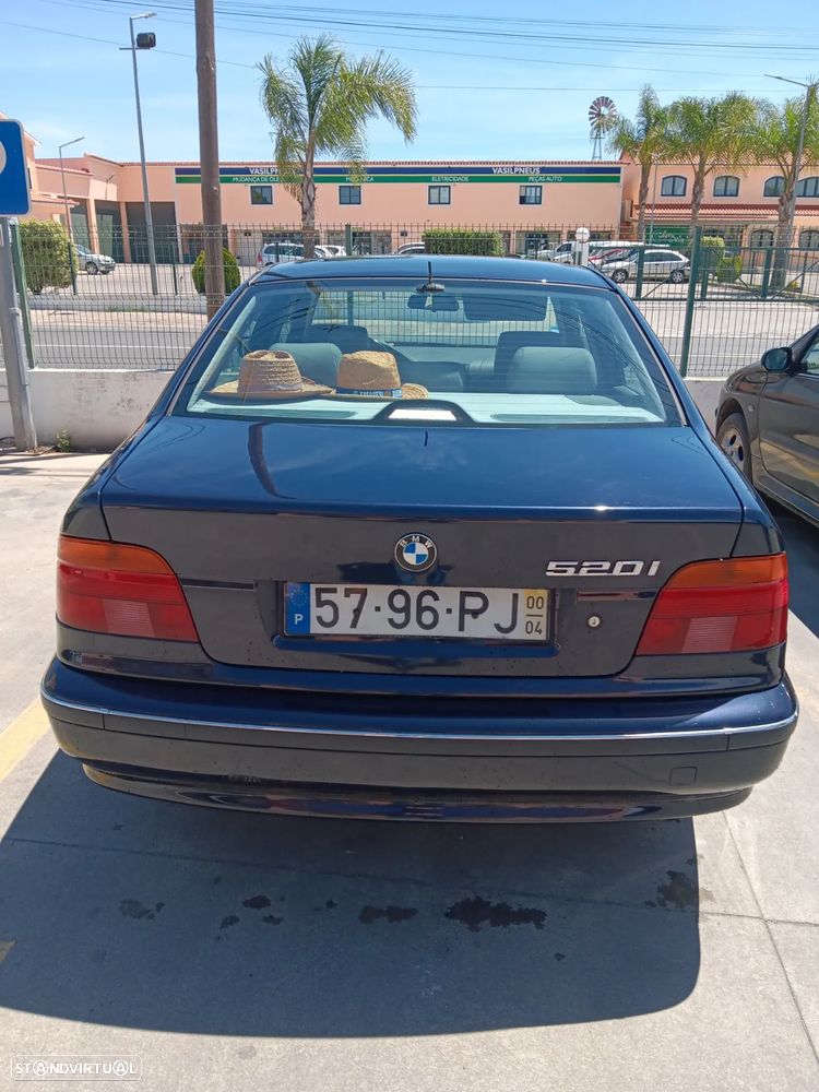 BMW 520 iA - 2