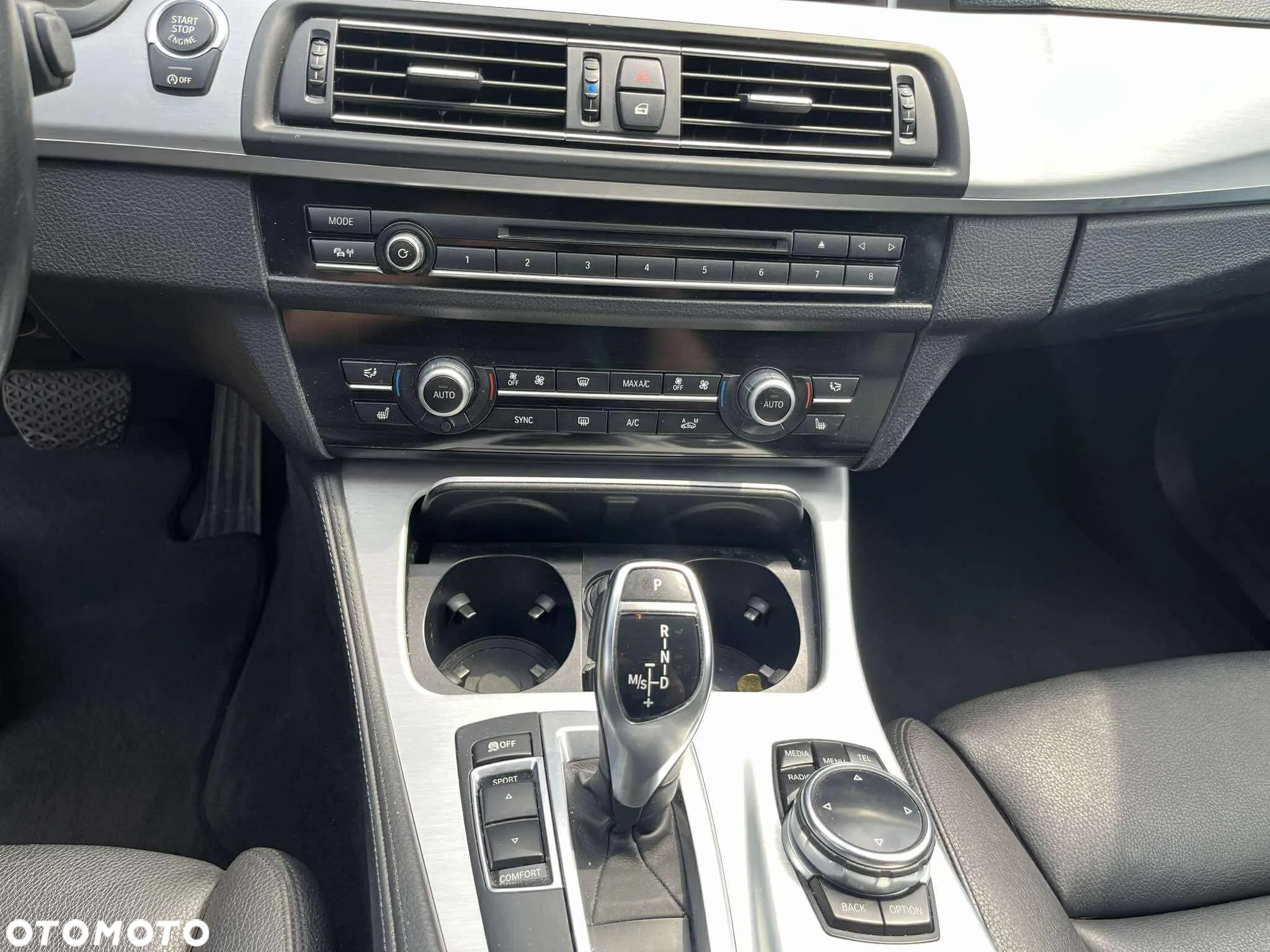 BMW Seria 5 528i xDrive Touring Sport-Aut - 22