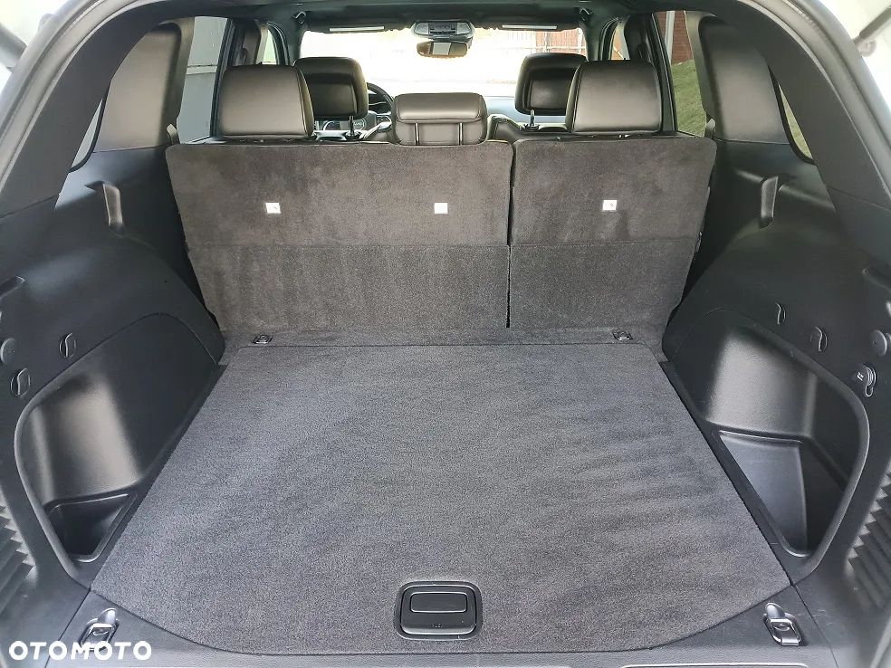 Jeep Grand Cherokee - 15
