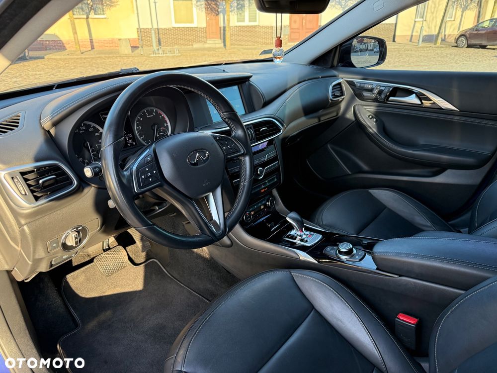 Infiniti QX30 - 9