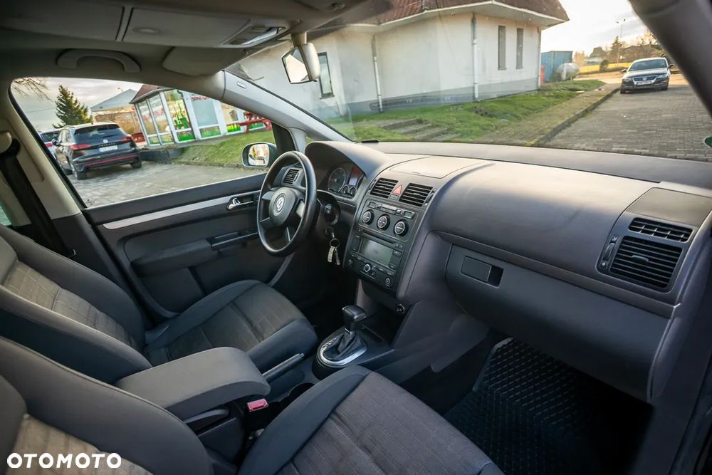 Volkswagen Touran 1.9 TDI DSG Trendline - 20