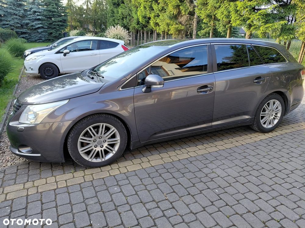Toyota Avensis - 8