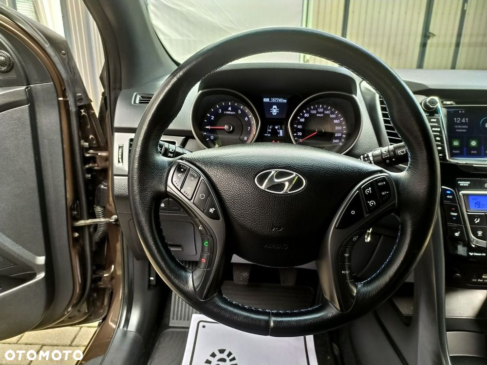 Hyundai i30 1.6 GDI BlueDrive Go - 17