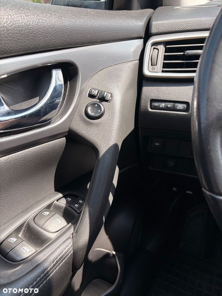 Nissan Qashqai 1.3 DIG-T N-Connecta - 19