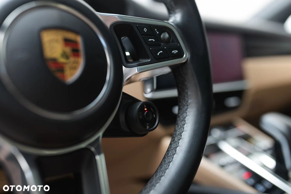Porsche Cayenne Standard - 24