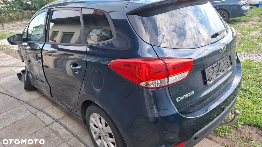 Kia Carens - 6