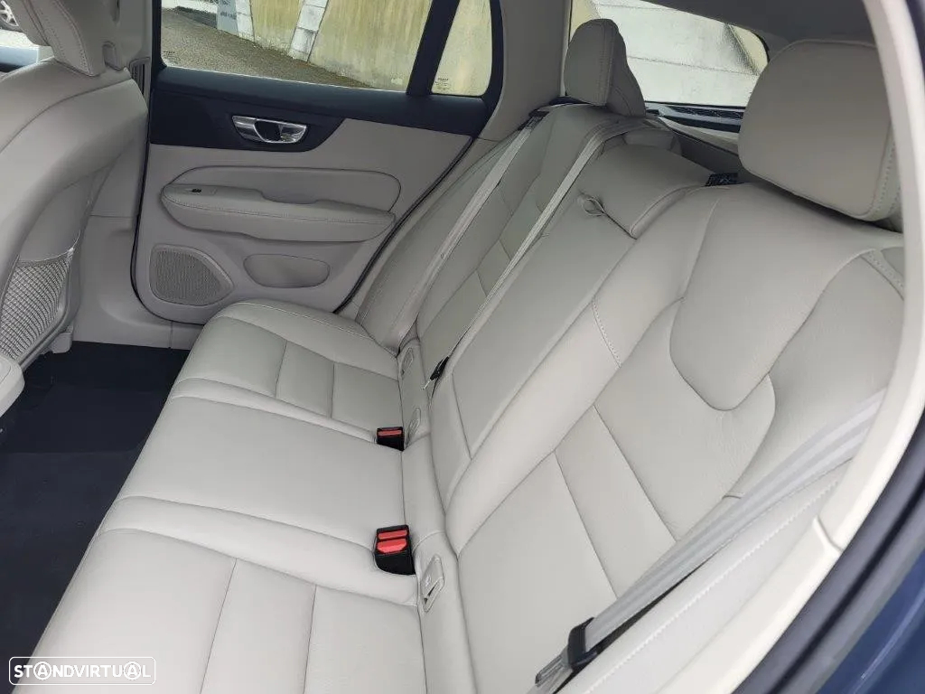 Volvo V60 2.0 B4 Plus Bright Auto - 3