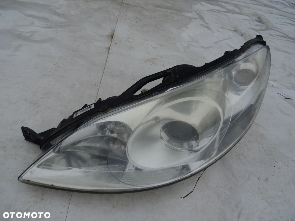 Peugeot 407 lampa lewy przód lewa przednia przedni reflektor xenon - 1