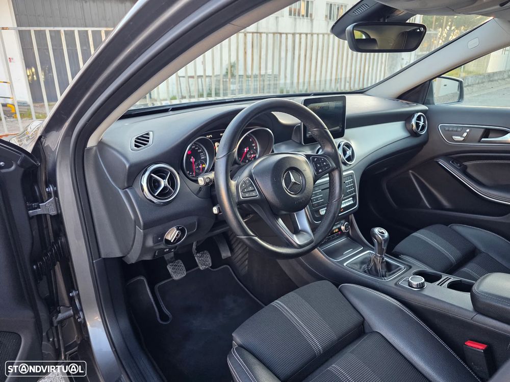 Mercedes-Benz GLA 180 d Urban - 6