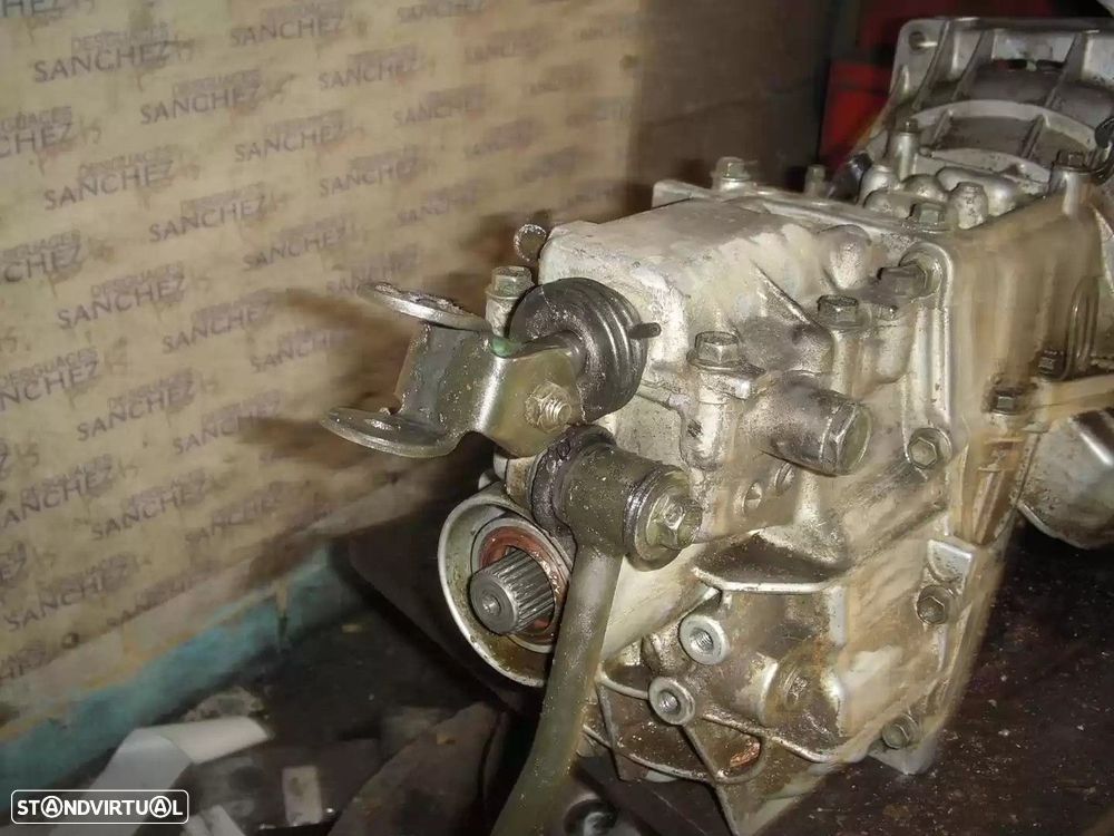 CAIXA VELOCIDADES SUZUKI JIMNY TODO TERRENO, FECHADA 1998 - - 3