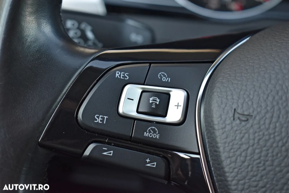 Volkswagen Passat 2.0 TDI Comfortline - 23