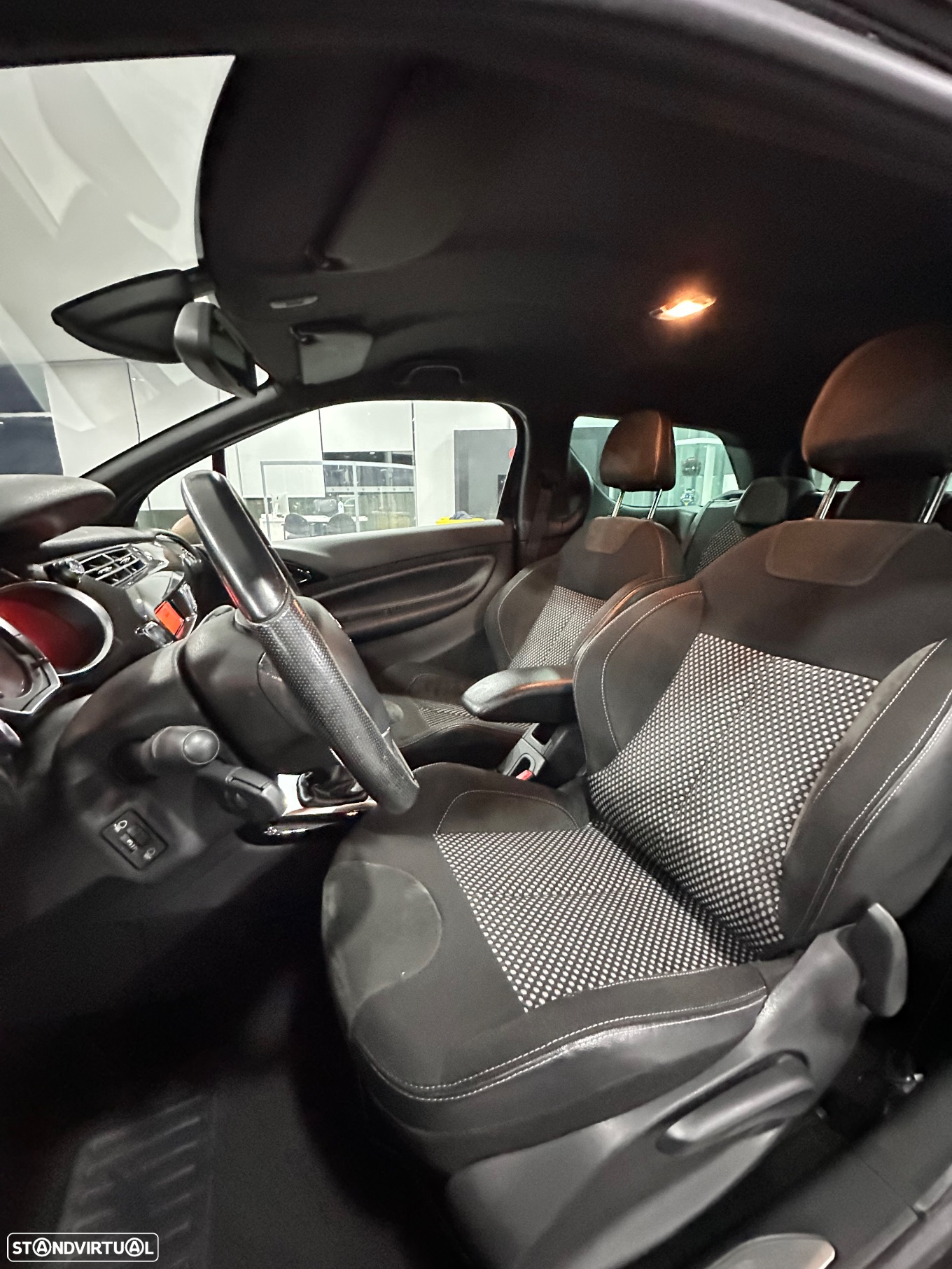 Citroën DS3 1.6 HDi Airdream Sport Chic - 19