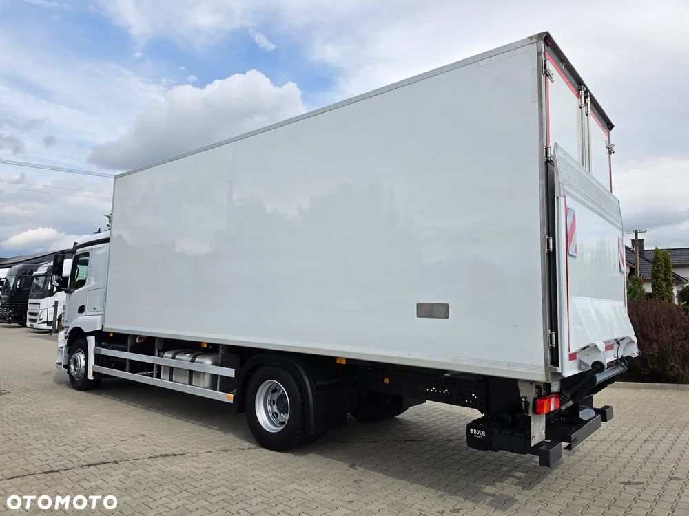 Mercedes-Benz ACTROS 18.32 CHŁODNIA KABINA SYPIALNA SPROWADZONY Z DE SUPER STAN !!! - 12