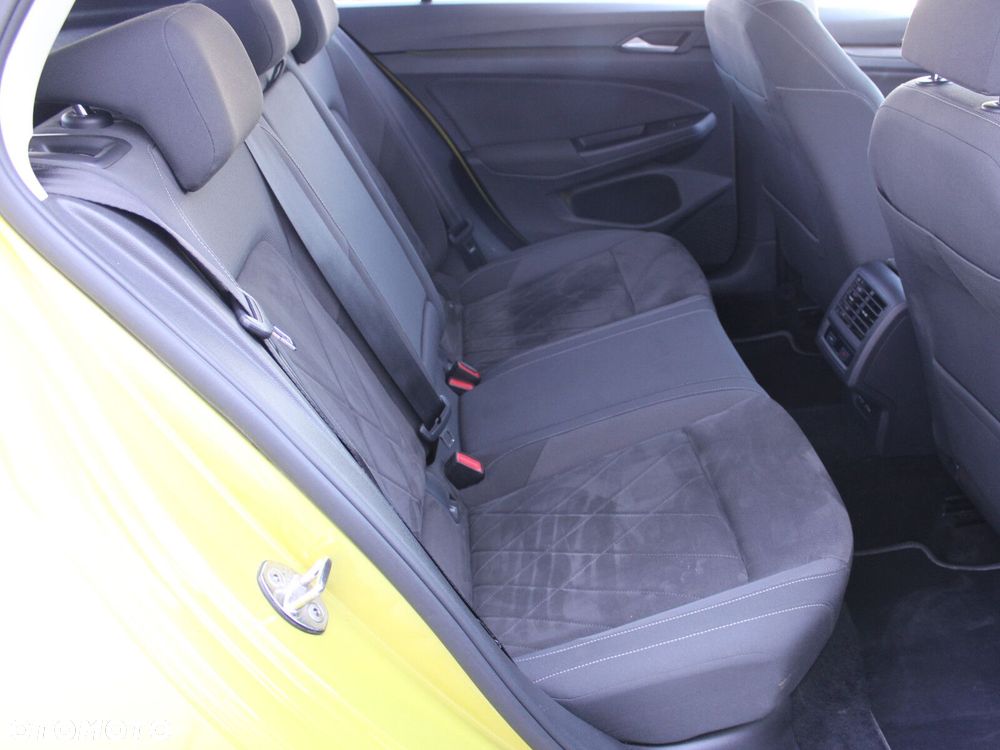 Volkswagen Golf - 15