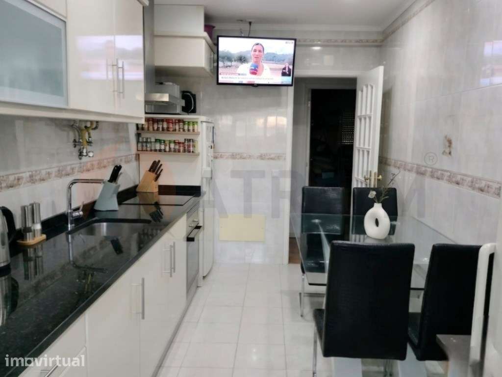 T3 Totalmente Remodelado no Montijo com Quintal e Anexo T0 - Grande imagem: 2/15