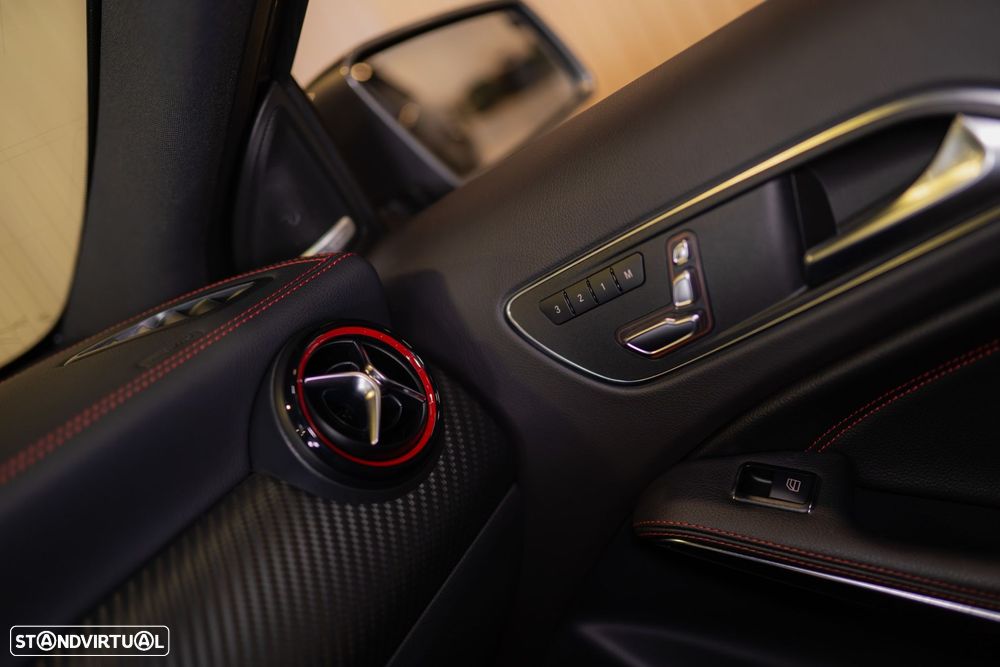Mercedes-Benz A 45 AMG 4Matic Speedshift 7G-DCT - 37