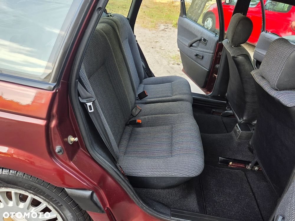 Volkswagen Passat Variant 1.8 GL - 18