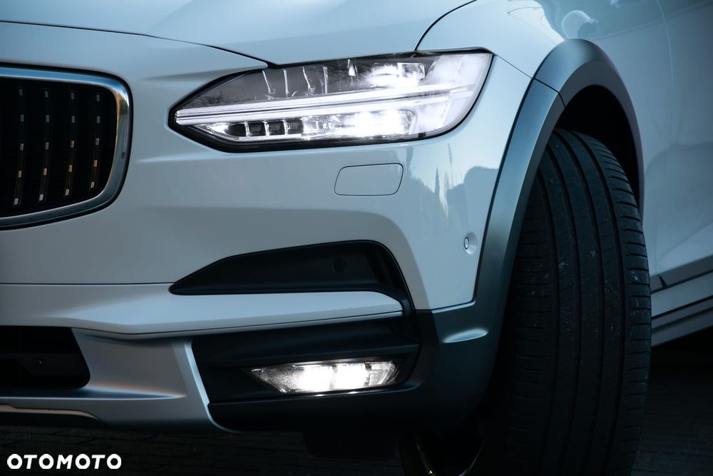 Volvo V90 Cross Country D5 AWD Pro - 13