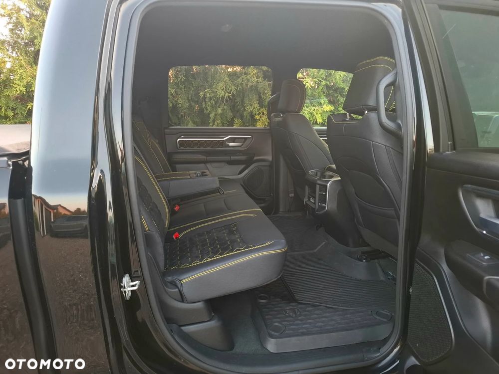 RAM 1500 5.7 Crew Cab Bighorn - 9