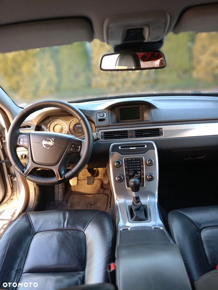 Volvo V70 D2 Ocean Race - 10