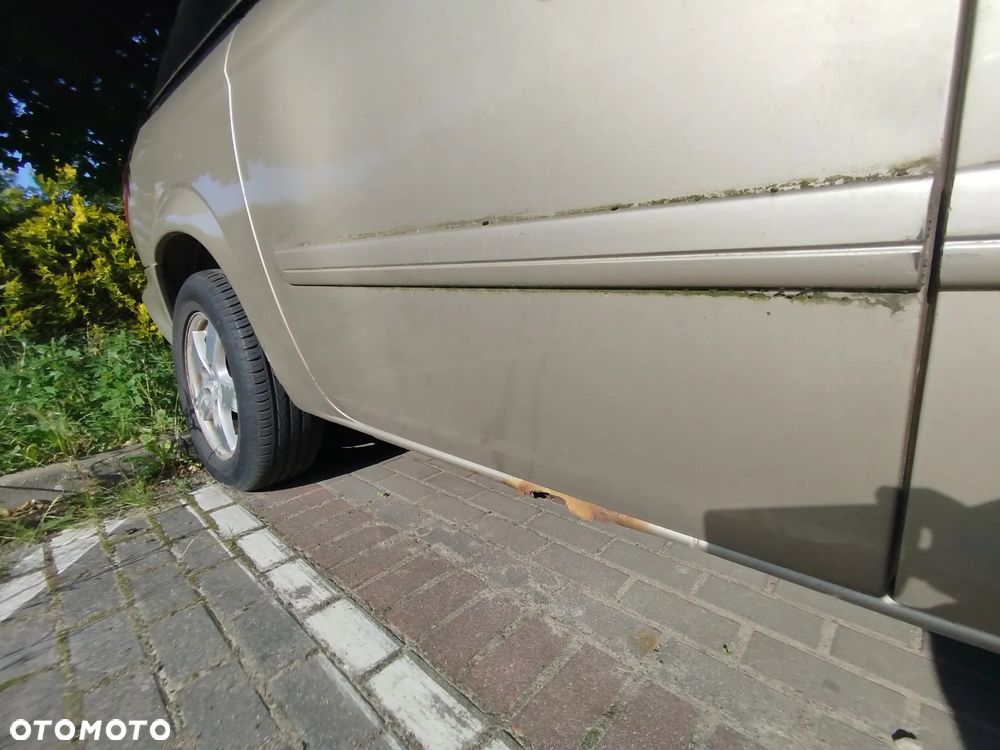 Dodge Grand Caravan - 6