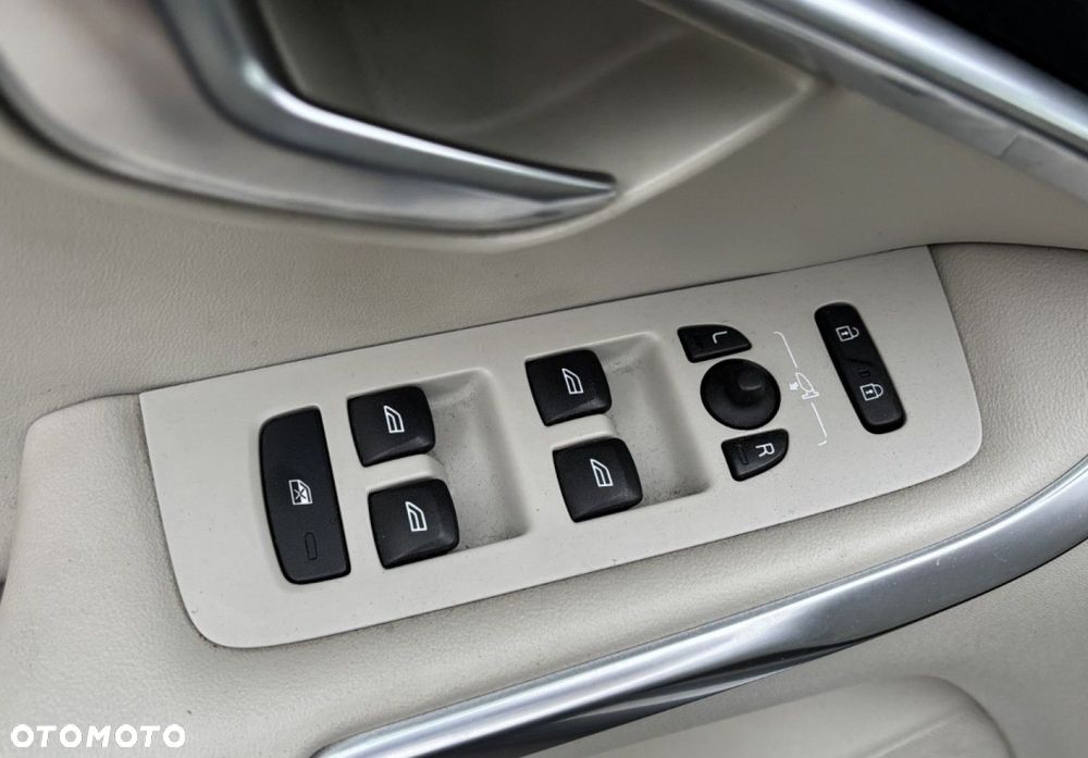 Volvo V40 Cross Country - 31
