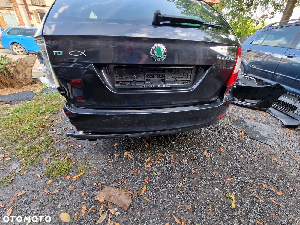 Klapa  tył  skoda  superb  II  kombi  w  kolorze  LF9R - 1