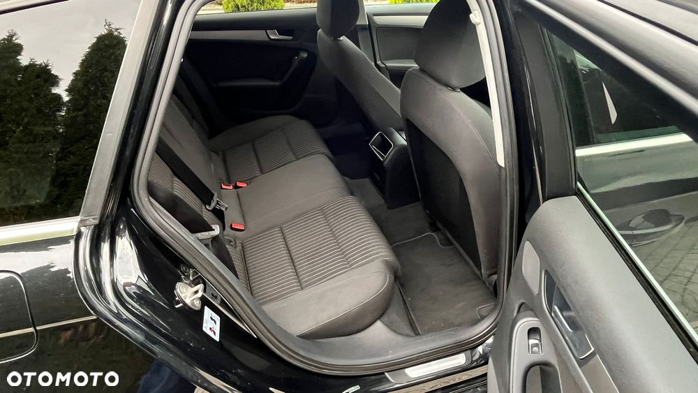 Audi A4 Avant 2.0 TDI DPF Ambiente - 13